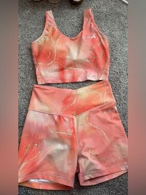 Coral Marble Scoop Neck Sports Bra & High-Waist Shorts Set